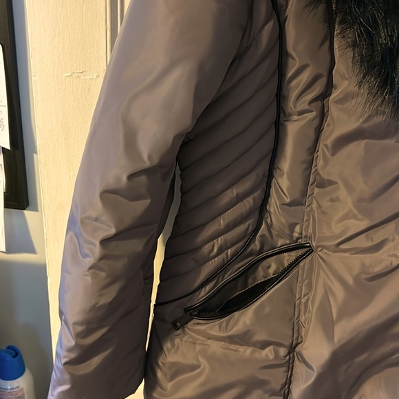 Reitman, ladies puffer, hooded coat, size XL, Grey, 2 Zippered closures. - Picture 3 of 11